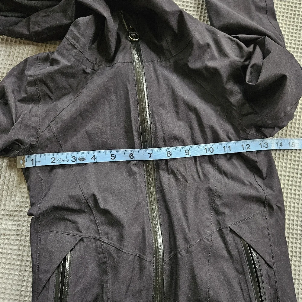 Ivivva Lululemon Girl's Black Raincoat Sz 6 - Picture 8 of 9